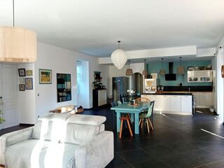  Propri�t�/ch�teau � vendre 11 pi�ces 263 m�