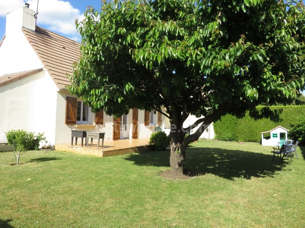 Proche Longnes  Maison familiale 4 chambres avec jardin dans un environnement privilégié à Mondreville - DPE D