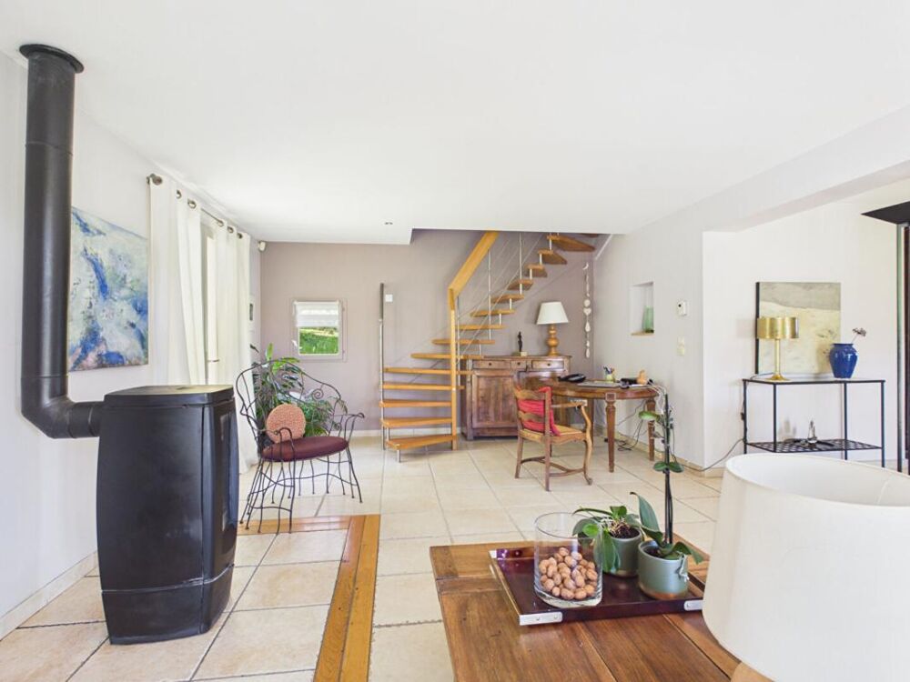 SAINT GEOIRE EN VALDAINE Villa 5 pièce(s) 151 m2
