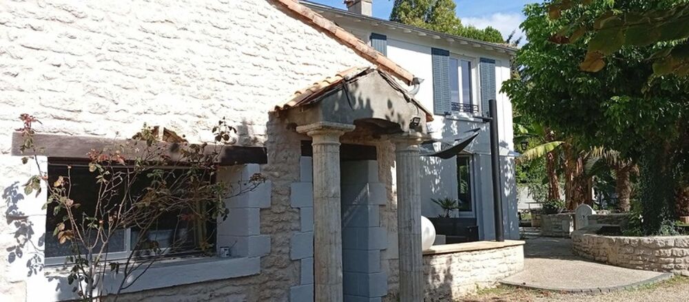 Vente Maison Coup de cœur assuré à Vouillé – Maison de charme d environ 150 m² avec grand terrain arboré Vouille