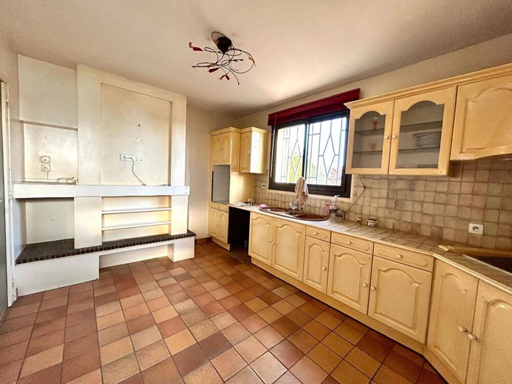 DÉCOUVREZ LE CHARME ET LES VOLUMES D'UNE MAISON D'ARCHITECTE - 300 M2 - 4 CHAMBRES À PUGNAC DANS UN PARC ARBORÉ POUR SAVOURER