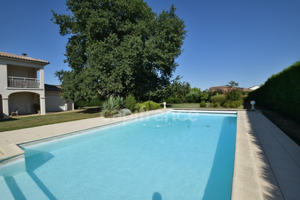 Villa familiale de standing - 4 chambres - piscine - pool house - double garage à MARMANDE (47)