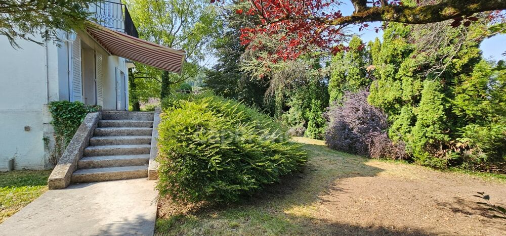 Maison dArchitecte avec grand jardin et sous sol complet- Mesnay / Arbois (39600)