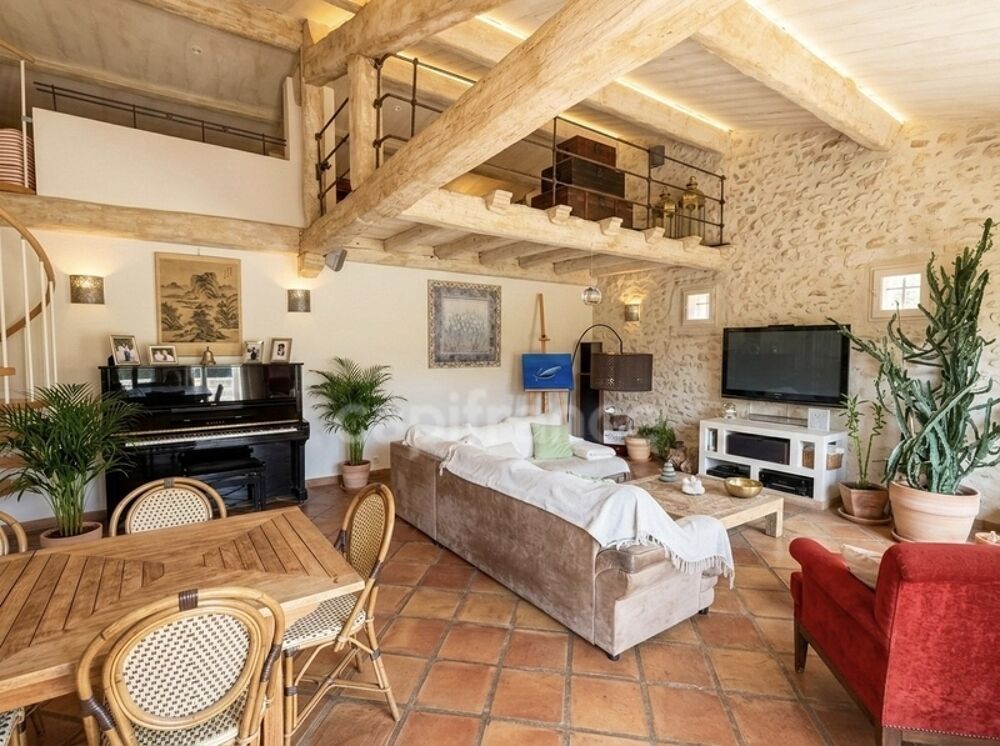 Villa provençale de plain-pied avec piscine sur 5 000 m²  Secteur Forêt, proche Lac de Saint-Cassien