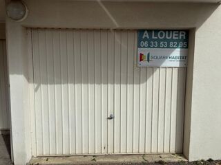  Parking / Garage à louer 