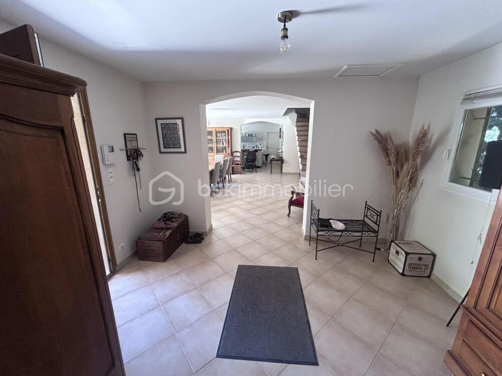 Vente Propriété/Château Maison 247 m² – terrain 3 671 m² – piscine – studio indép Eyragues