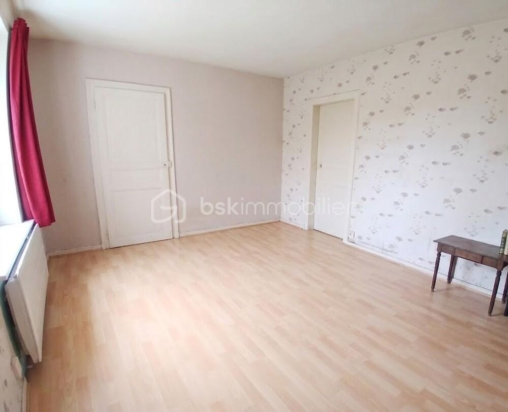 Vente Maison Charmante maison de famille en pierre_ 133 m²_7 pièces _4 grandes chambres_ grand garage de 90m² à seulement 1h de Paris! Longueville