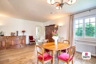  Maison à vendre 8 pièces 232 m²