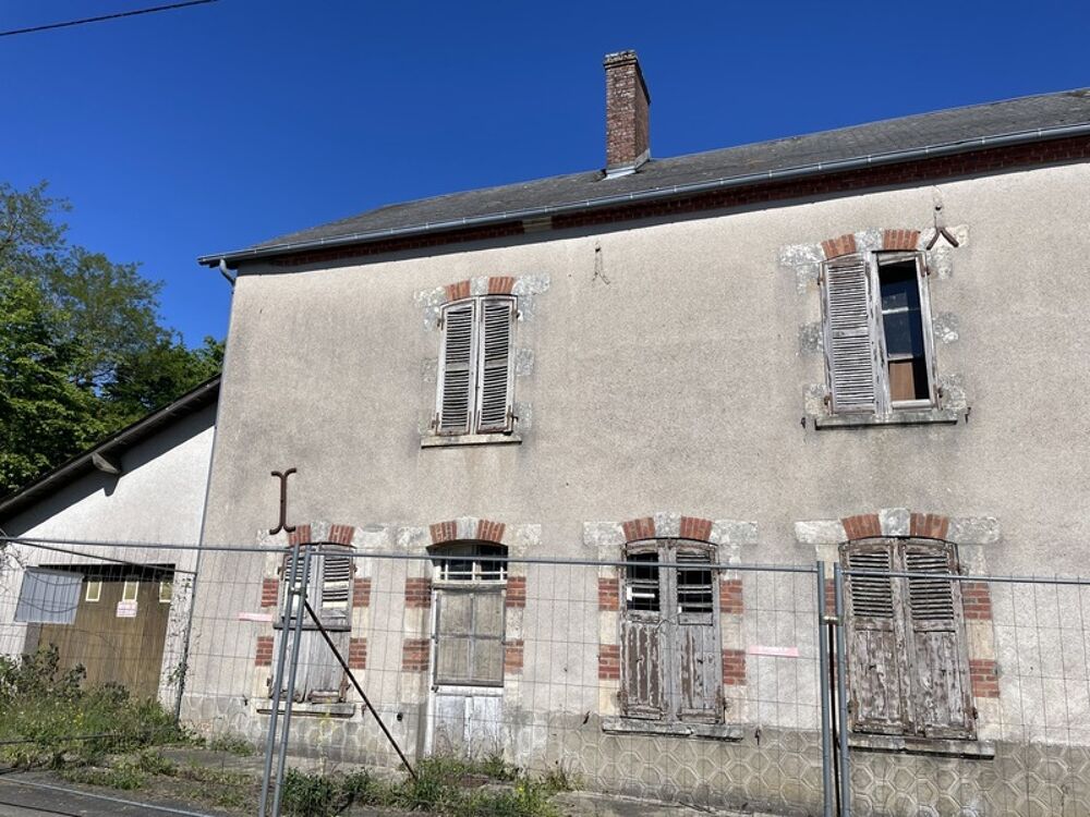 Vente Maison La chapelotte, 20 kms d'Aubigny sur N�re et Sancerre, Maison d'environ 160 m2 avec garage et jardin � r�nover enti�rement La chapelotte