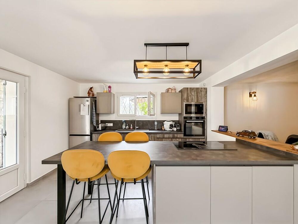 Vente Maison Maison avec appartement indépendant, piscine et jardin à Mollégès Molleges