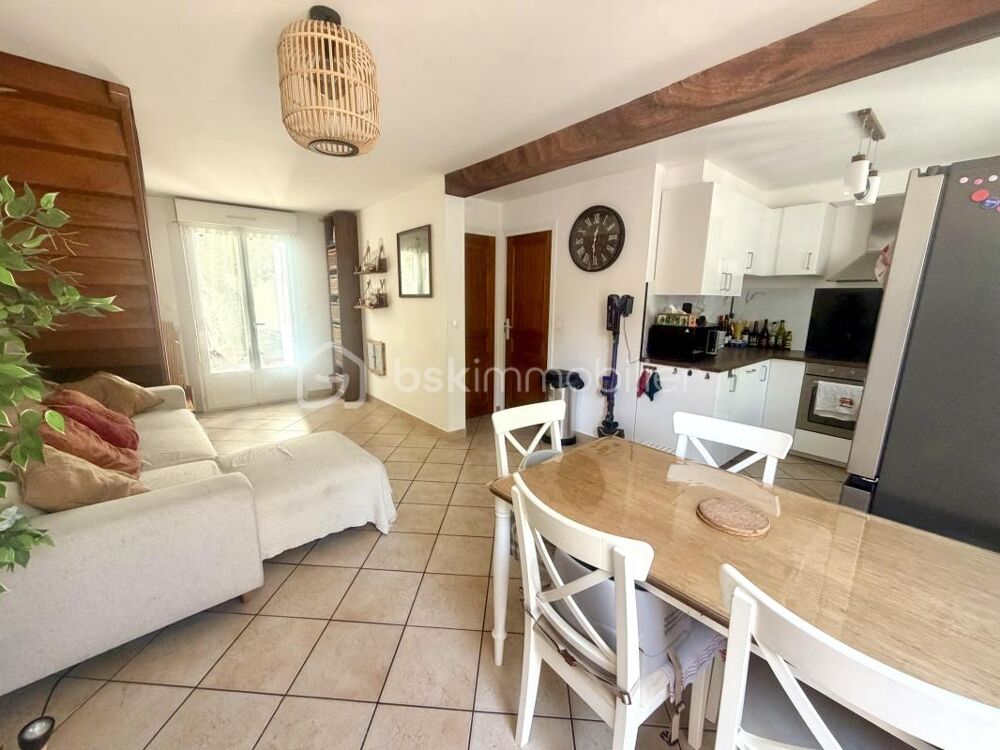 Maison divisée 110m2  Lot arrière  T4 + T2 en duplex avec dépendance