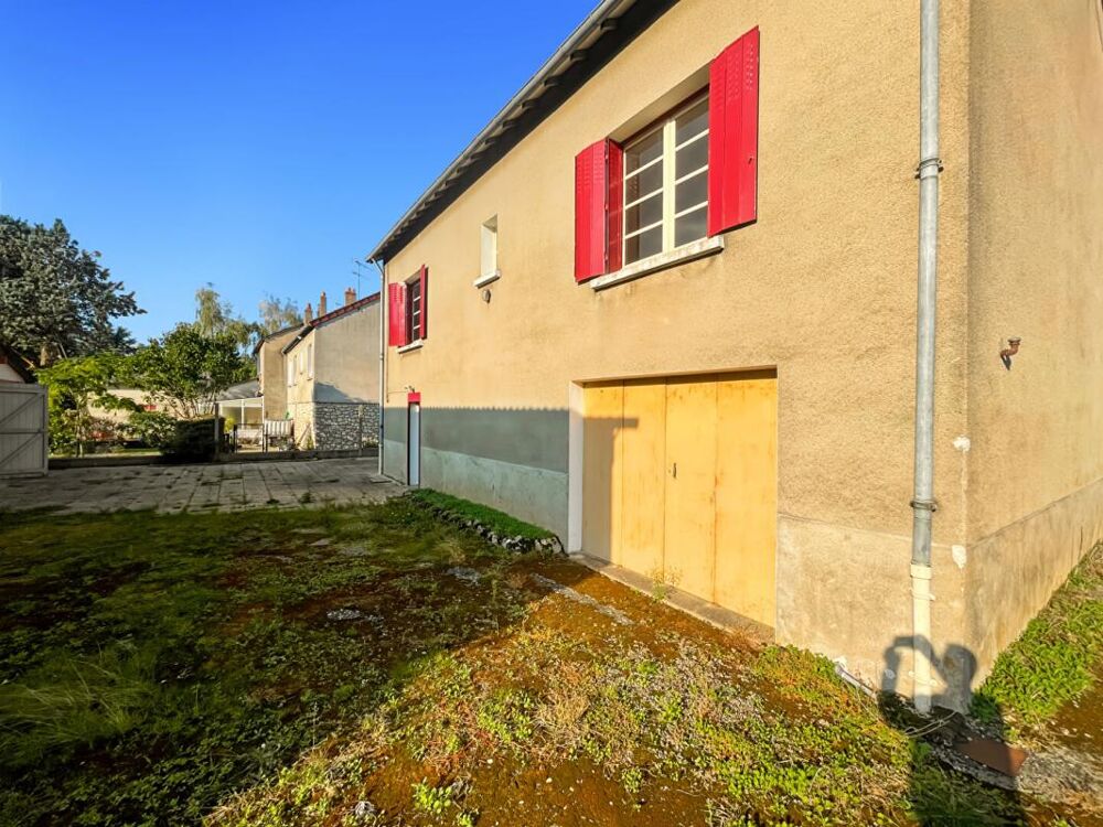 Grande maison familiale avec dépendances et terrain clos. Saint-Aout