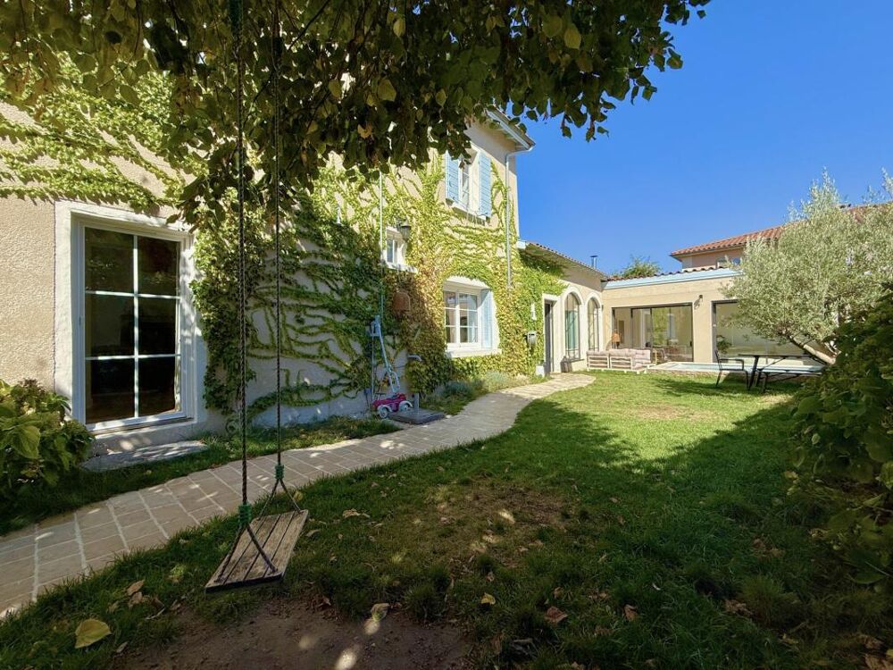 Vente Maison Élégante demeure historique rénovée, jardin & piscine Chaponost