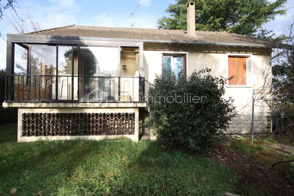 Maison individuelle sur sous-sol total **A RENOVER**
