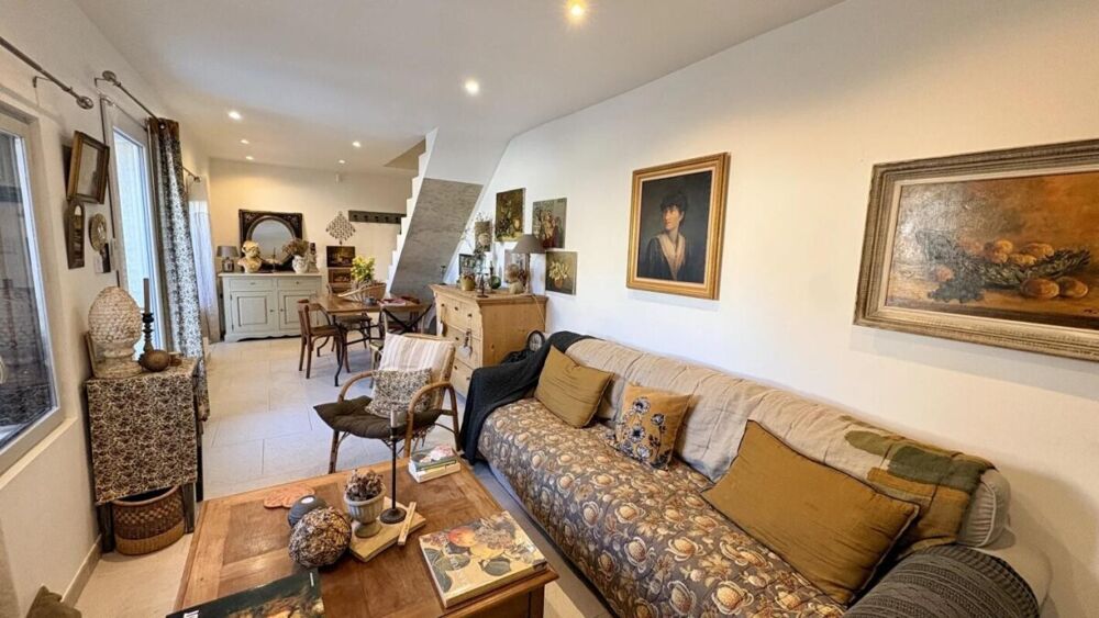 Vente Maison Maison de charme rénovée avec extérieur, stationnement et ja Avignon