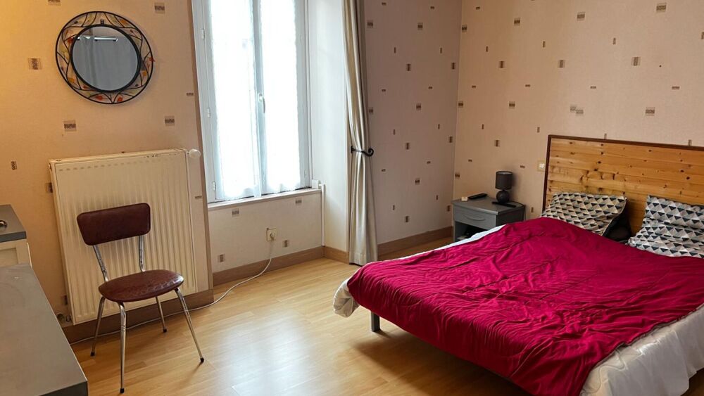 Pouzauges, Maison 128 m² , 3 chambres et un bureau