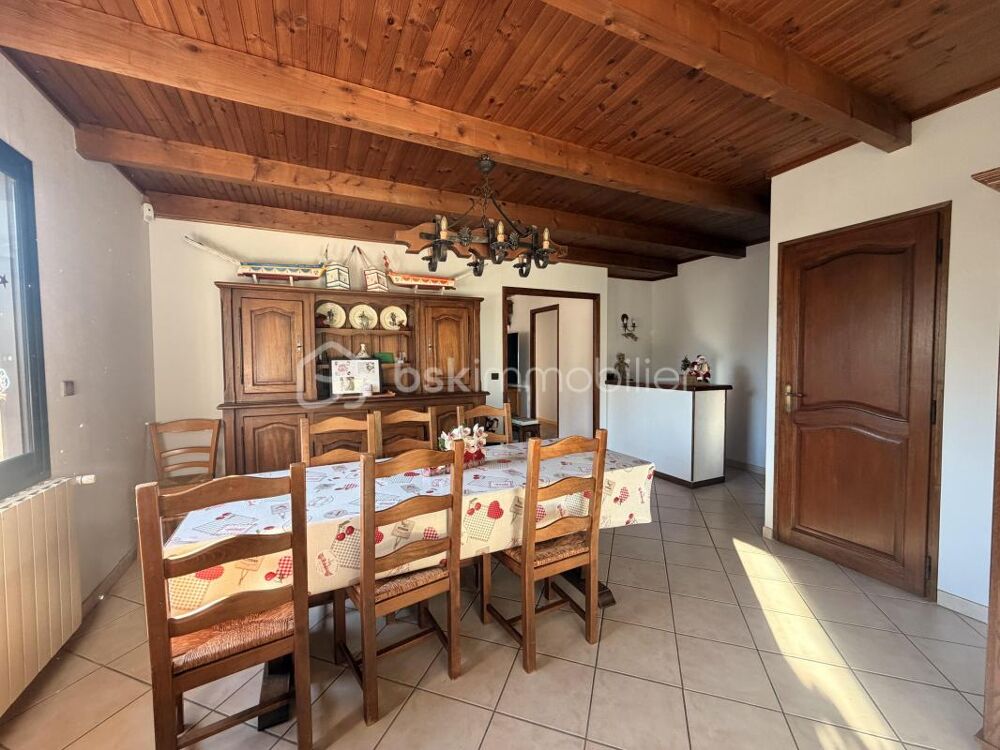 Villa avec piscine  Mont Saint-Clair  Fort potentiel