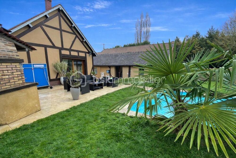 Maison avec rivière, piscine et cadre idyllique  Un véritable air de vacances toute lannée ?