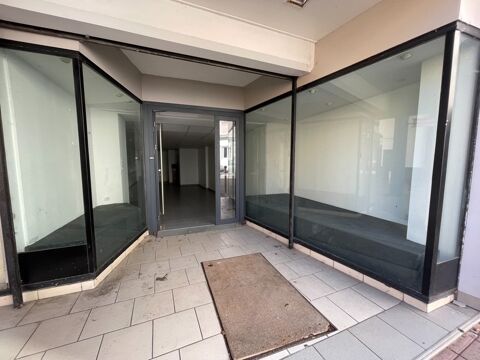   Centre CHAUFFAILLES Local commercial avec appartement rénové - total de 200m2 