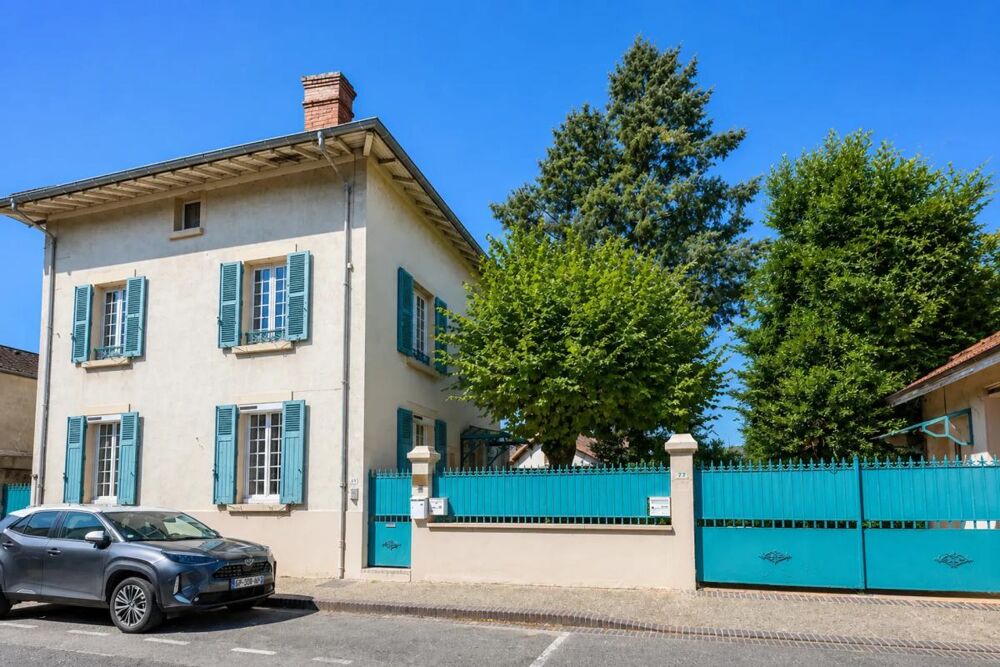 Charmante maison Bourgeoise de 8 pièces de 251 m² avec annexes