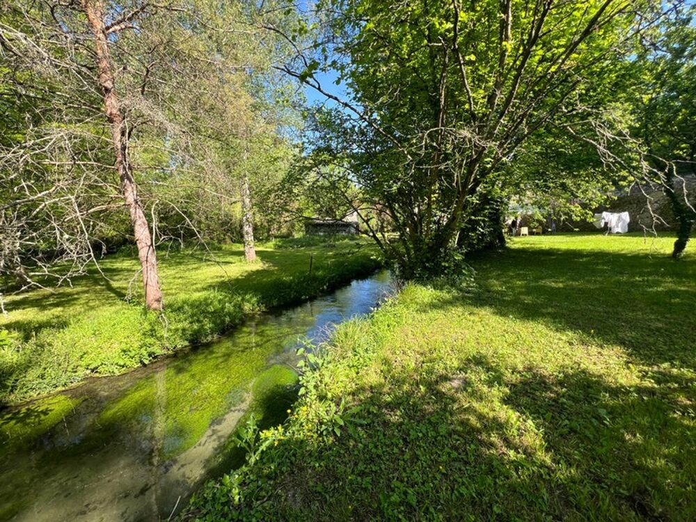 Maison 13 pièces 597 m² à Crepy en Valois