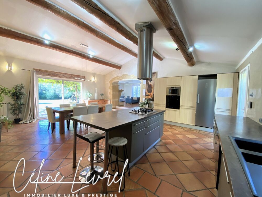 Vente Maison Maison à vendre 5 chambres ROGNES (13) 170 m², piscine, nombreuses dépendances et jardin arboré de 4 500 m² Rognes