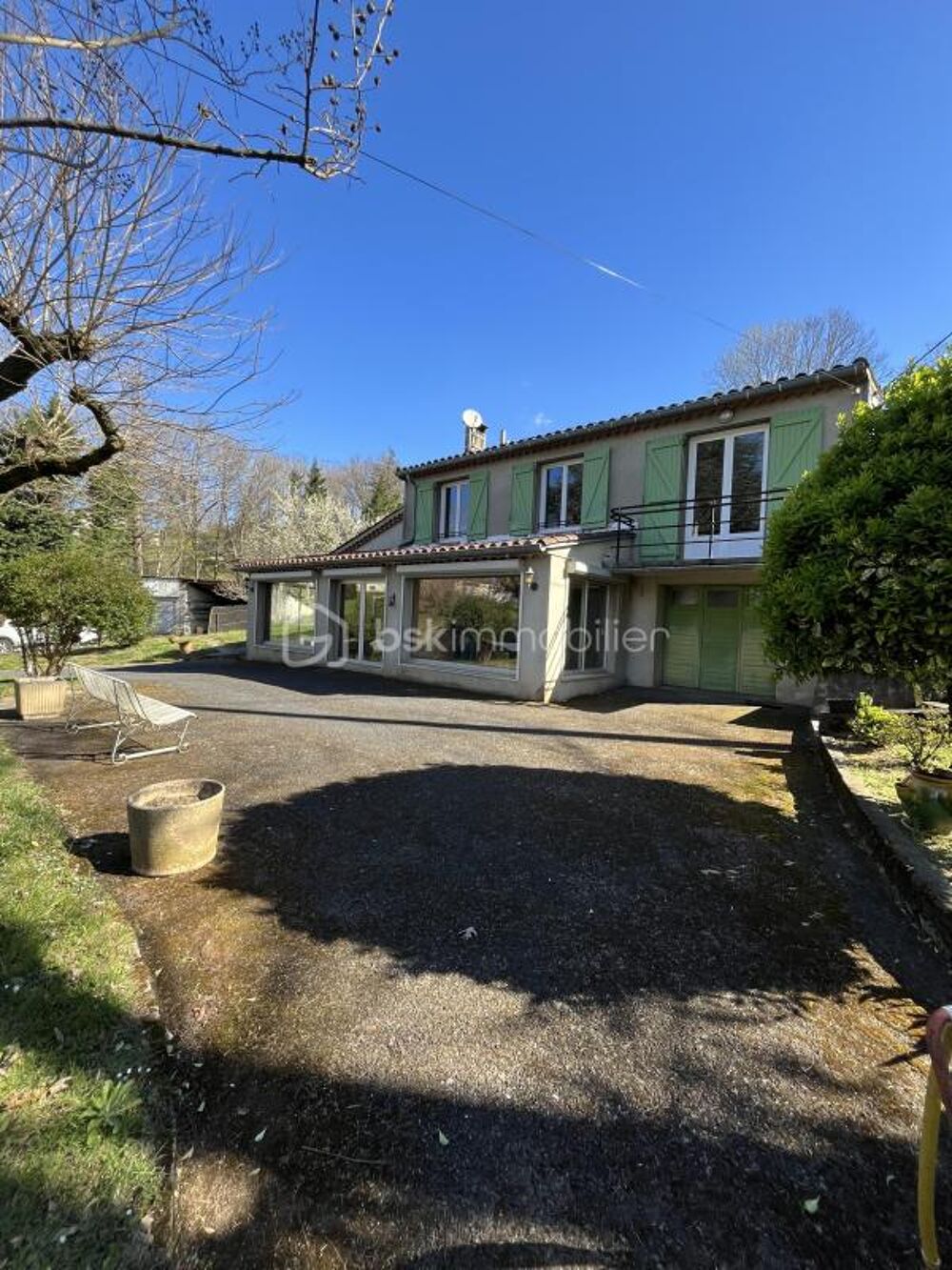 MAISON, 5 CHAMBRES ET BEAU JARDIN