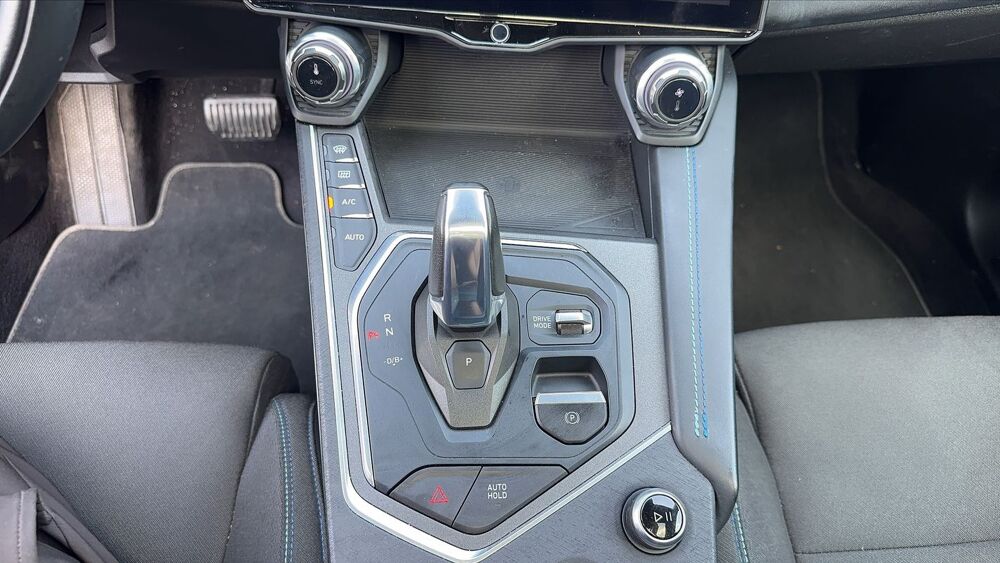 01 1.5 Ti 261 Plug in Hybrid DCT7 - Automatique Toit ouvrant 2022 occasion 06600 Antibes