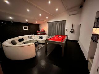  Villa  vendre 9 pices 252 m