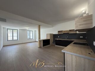 Appartement à louer 4 pièces 92 m²