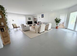 Vente Maison Maison PLAIN PIED TOTAL Montreuil Juigne 5 pièce(s) 160 m2 Montreuil juigne