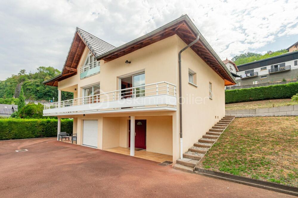 EXCLUSIVITE : villa contemporaine 155 m2 + sous sol au calme et proche centre ville ALBERTVILLE