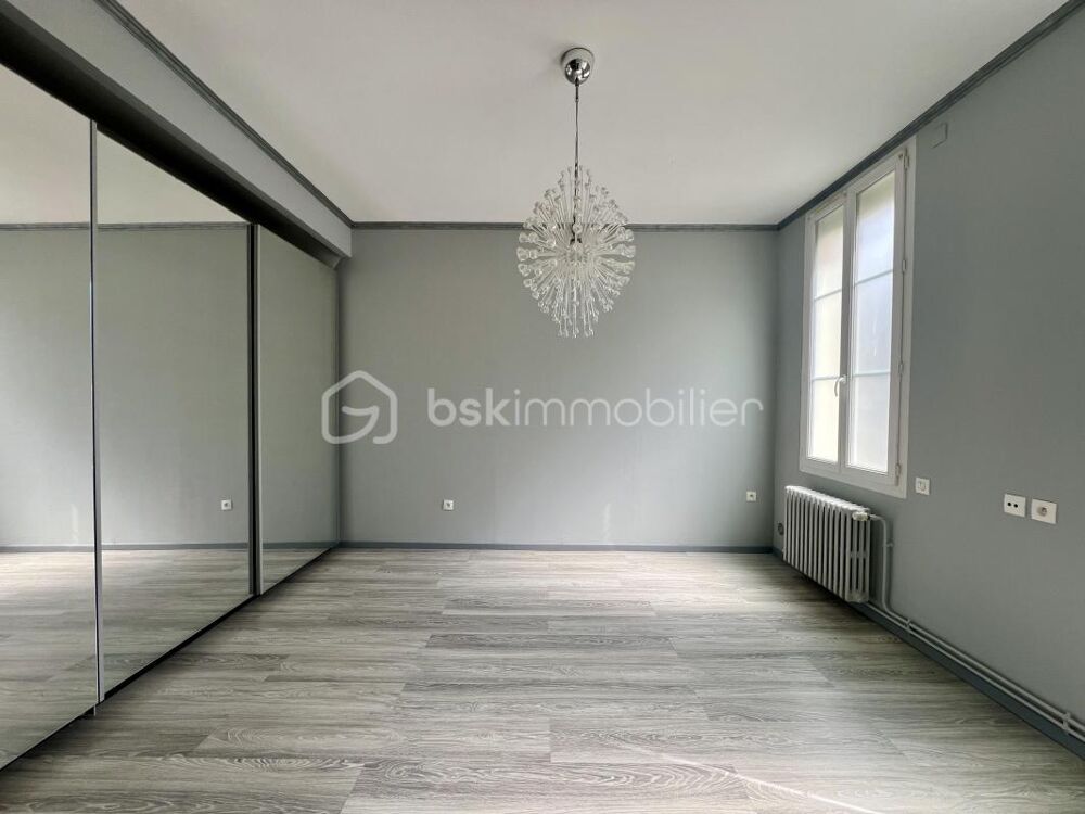 MAISON VIVABLE DE PLAIN-PIED 3 CHAMBRES  COEUR DE VILLE avec JARDIN