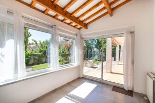  Propriété/château à vendre 10 pièces 309 m²