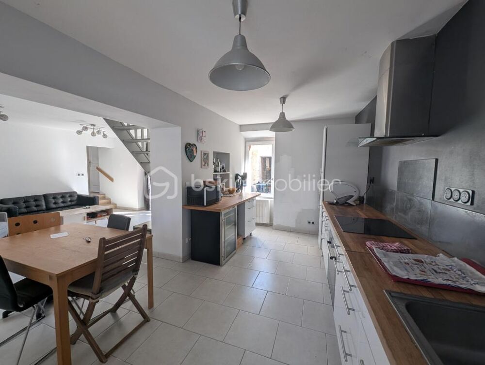 Vente Maison LISSES VILLAGE – Maison ancienne rénovée – 3 chambres – jardin clos – 2 stationnements Lisses