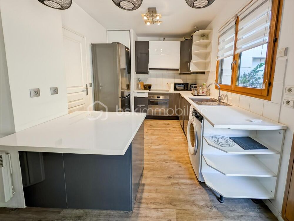 Location Appartement A LOUER F2 MEUBLE PLEIN CENTRE ENGHIEN LES BAINS A 2' A PIEDS DE LA GARE ET A QUELQUES PAS DU LAC PARKING EN SOUS SOL ET TERRASS Enghien les bains