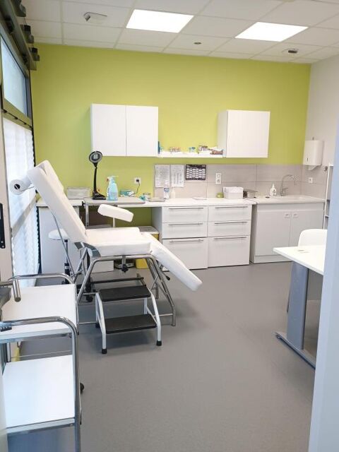 RILLIEUX LA PAPE - LOCAL PROFESSIONNEL - 26.71m&sup2; 375 69001 Rillieux la pape