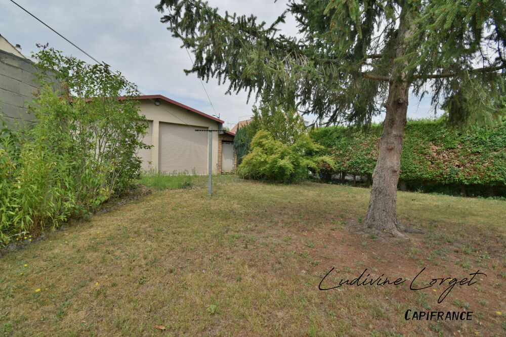Vente Maison Maison traditionnelle à vendre avec travaux à Soissons(02) bien situé – 6 pièces- 140 m² habitables–Vivable de plain- pied–4 cha Soissons