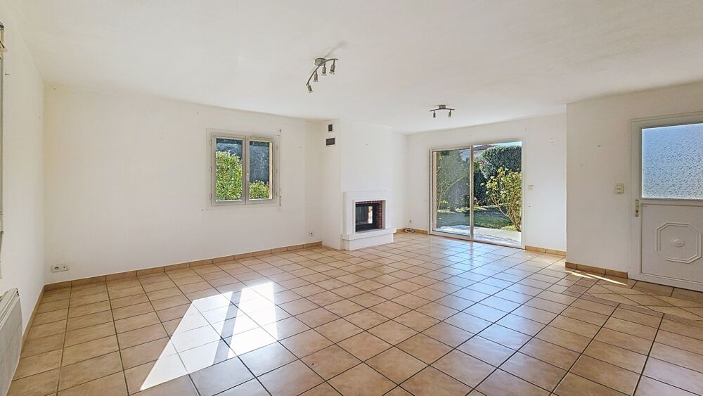 Vente Maison Maison à vendre 5 pièces, 4 chambres avec jardin et garage à LALOUBERE (65) Laloubere