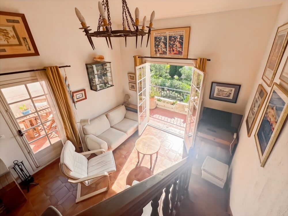 Vente Appartement Appartement à vendre 4 pièces PORQUEROLLES (83), rare à la vente appartement 2 terasses et cave, vue et calme Porquerolles