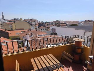 Vente Appartement T4 AU CENTRE VILLE VUE PYRENEES AVEC GRAND GARAGE , CAVE ET GRAND CELLIER Pau