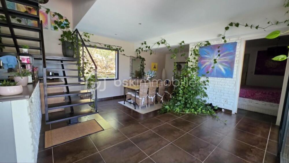 Vente Maison A Le Luc en Provence - Maison contemporaine 218 m² avec piscine et garage Le luc