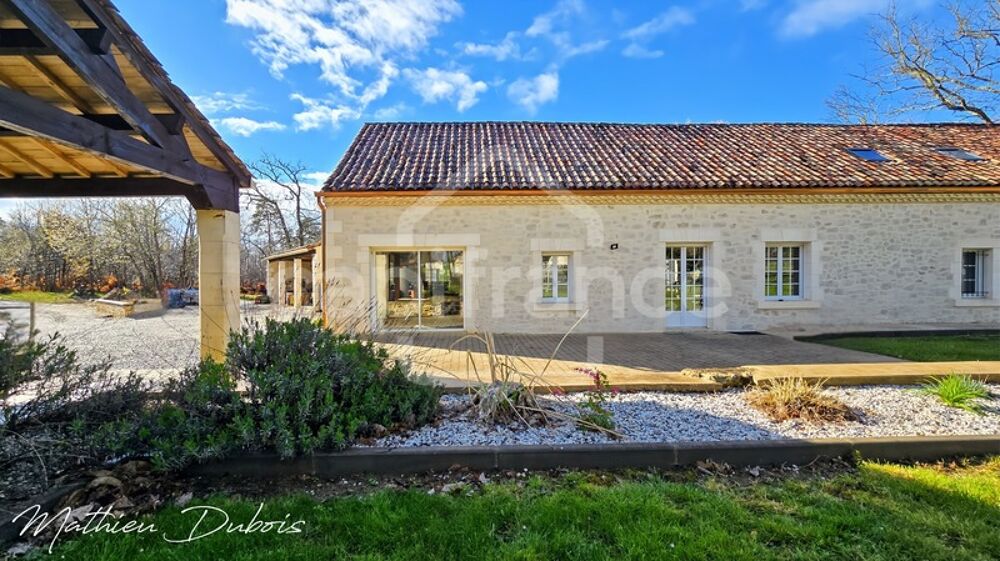 Longère moderne avec piscine et près dun hectare de terrain  Dordogne, près de Bergerac