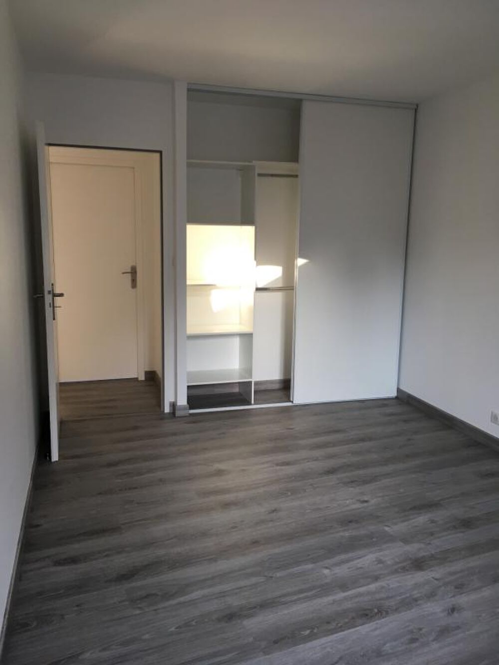 Vente Maison LUCON COEUR DE VILLE MAISON EN PIERRES PARFAITEMENT RENOVEE 3 CHAMBRES ET COUR AVEC LOCATAIRE EN PLACE Lucon