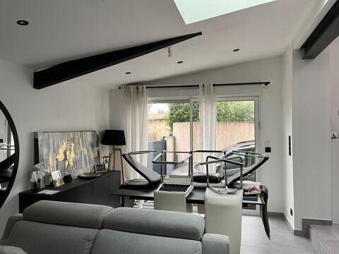   Maison en pierres rénovée 5 pièces LES BILLAUX 120 m² Maison - 5 pièce(s) - 120 m²