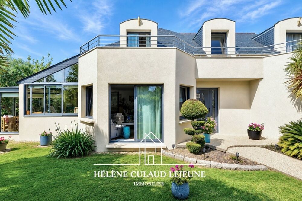 MAISON CONTEMPORAINE - 157 m² - SAINT AVÉ