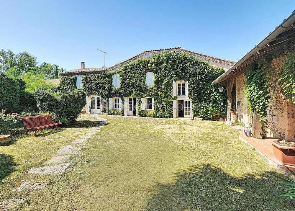 Vente Maison Du cachet et du charme pour cette confortable maison de 181m2. sur près d'un hectare de terrain Saint clar