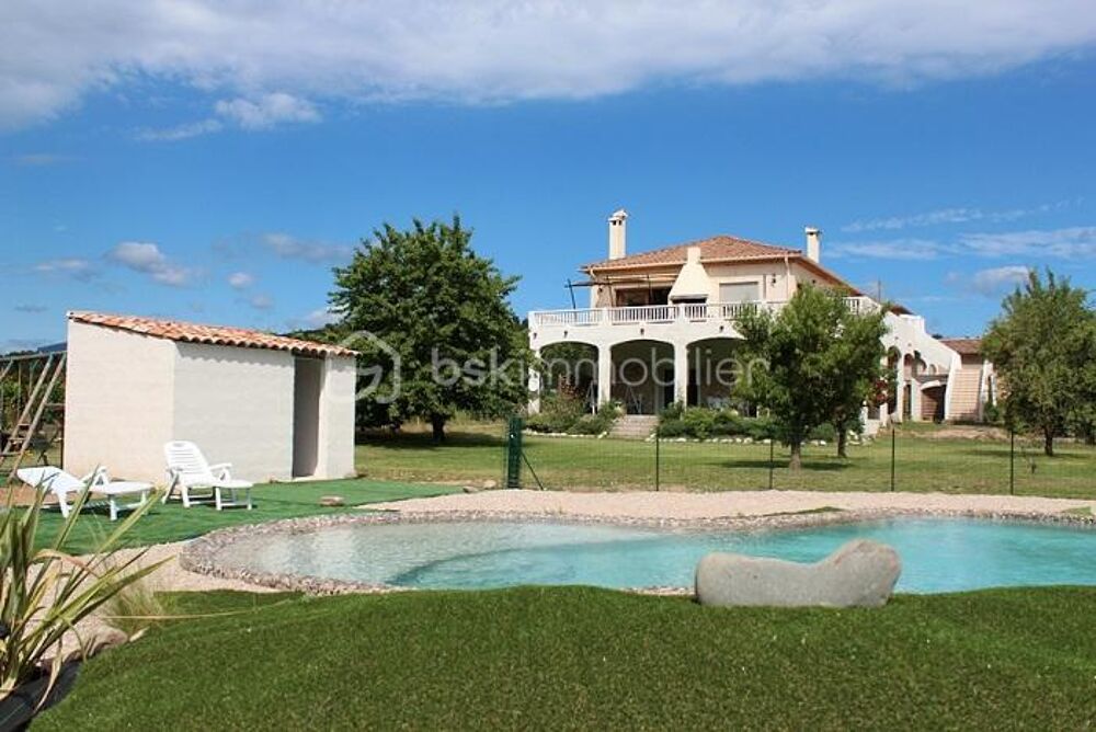 Propriété 7 pièces, 230 m² et 9070 m² de terrain