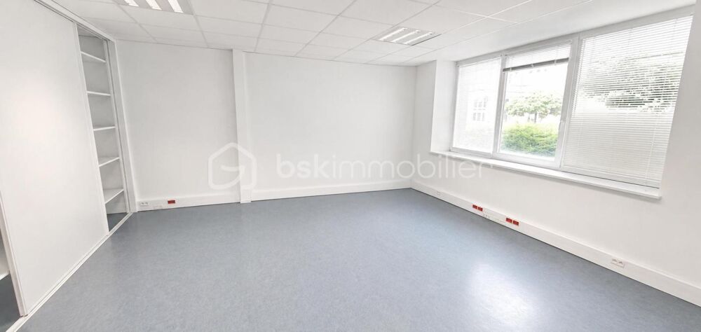   BENFELD – LOCAL PROFESSIONNEL / BUREAU 232,5 M² – ENVIRONNEMENT TERTIAIRE Benfeld