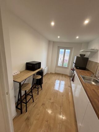 Location Appartement Studio de 46m2 à louer sur Le Puy-Sainte-Réparade Le puy sainte reparade